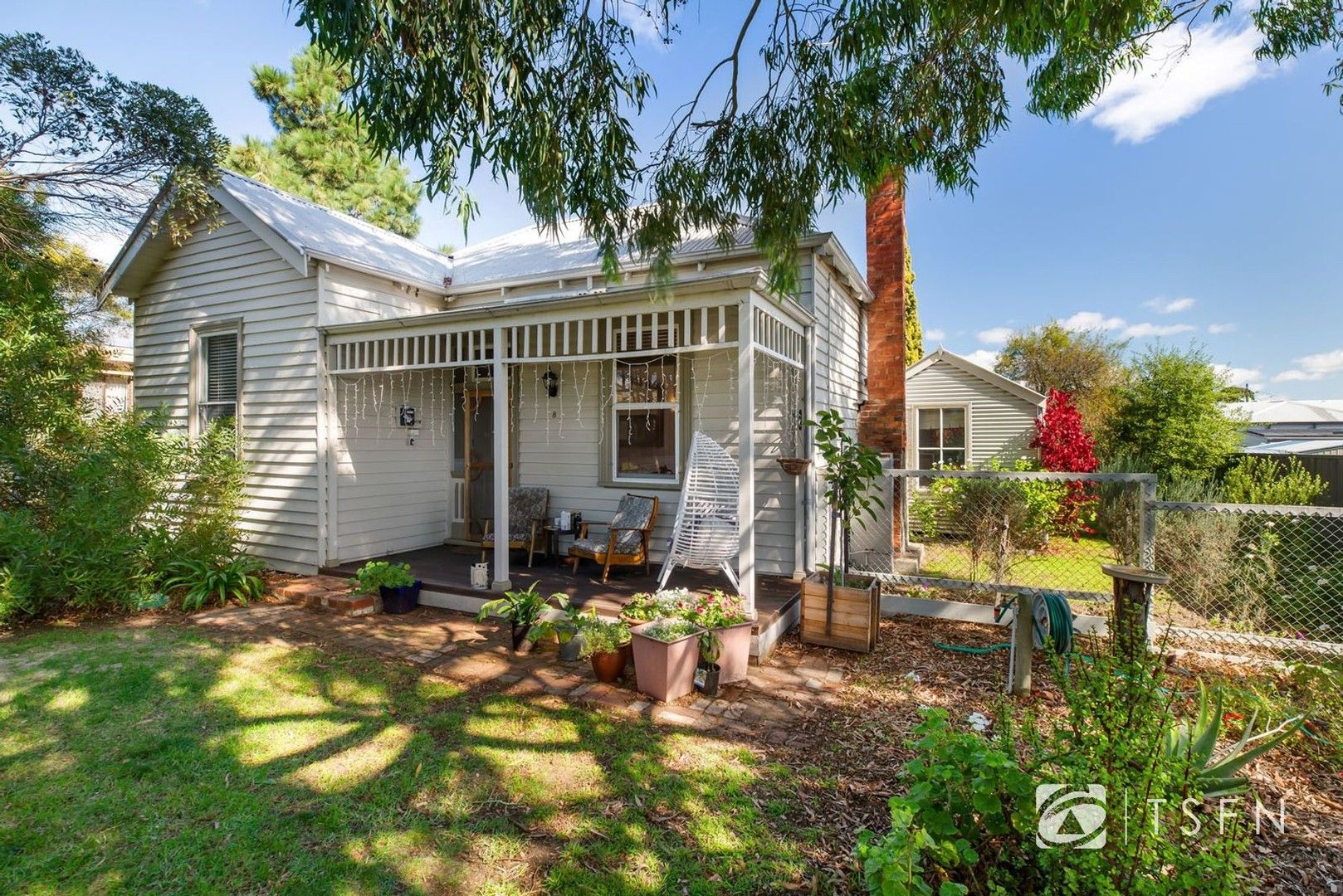 8 Smalley Street, California Gully VIC 3556 Domain