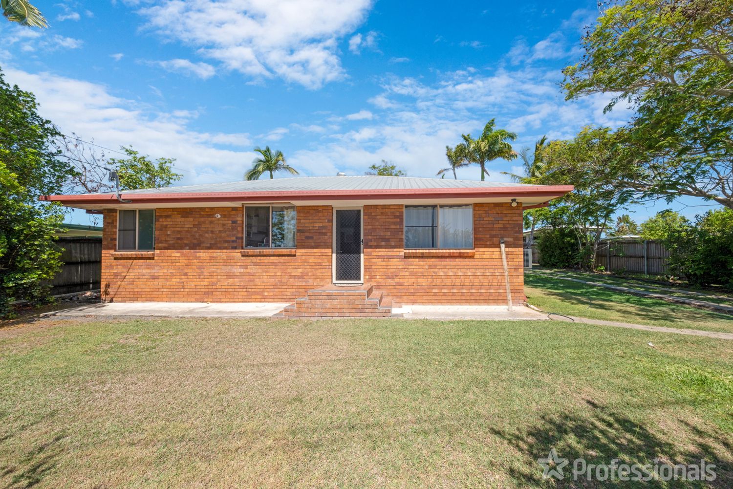 85 Hartley Street, Emu Park QLD 4710, Image 2