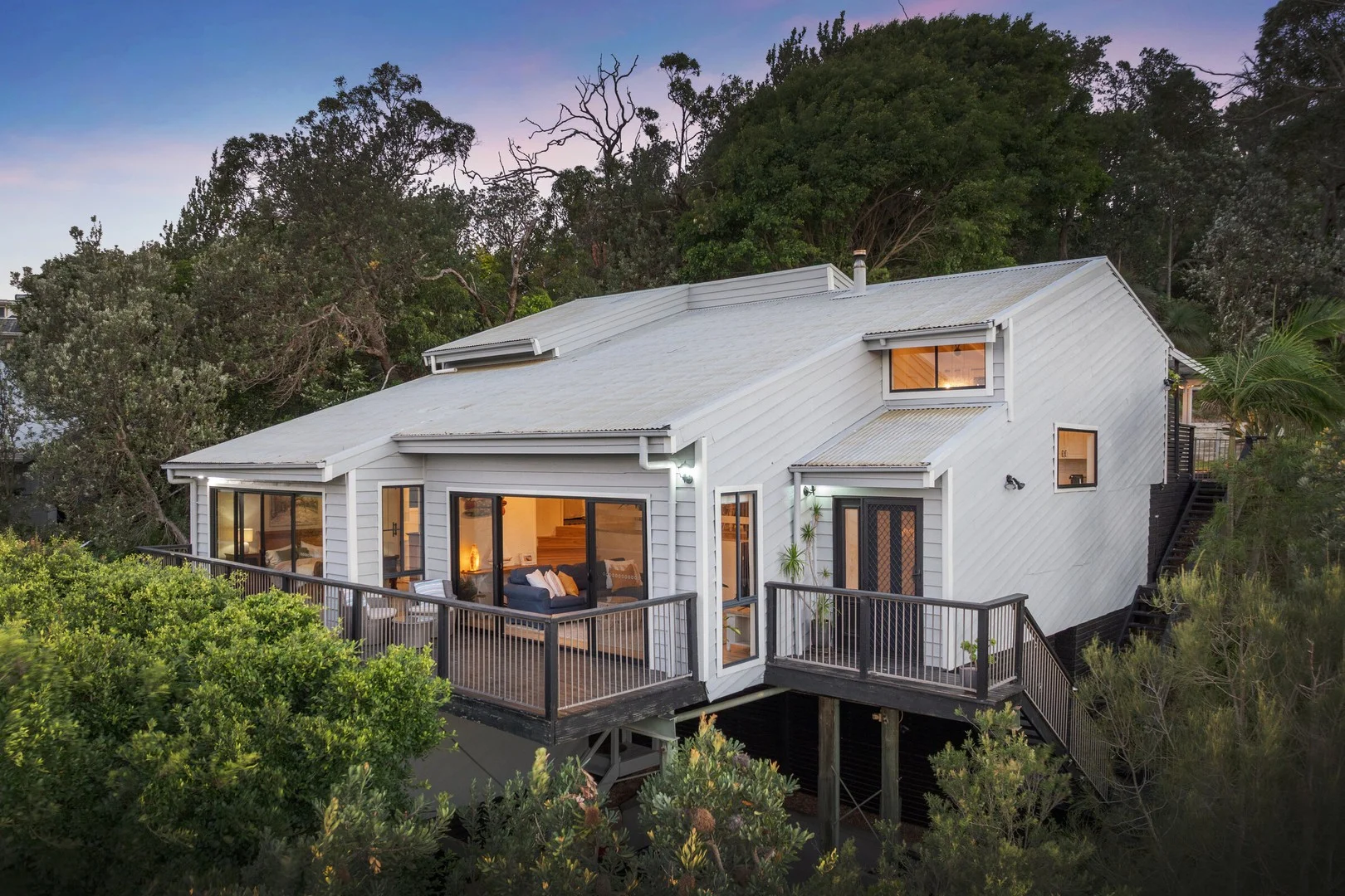 4 Hopetoun Street, Forresters Beach NSW 2260