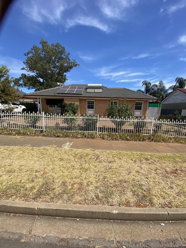 3 bedrooms House in 16 Lindsay Street ELIZABETH DOWNS SA, 5113