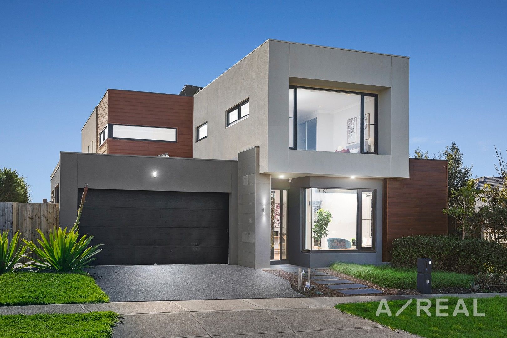 4 bedrooms House in 5 Nagle Drive POINT COOK VIC, 3030