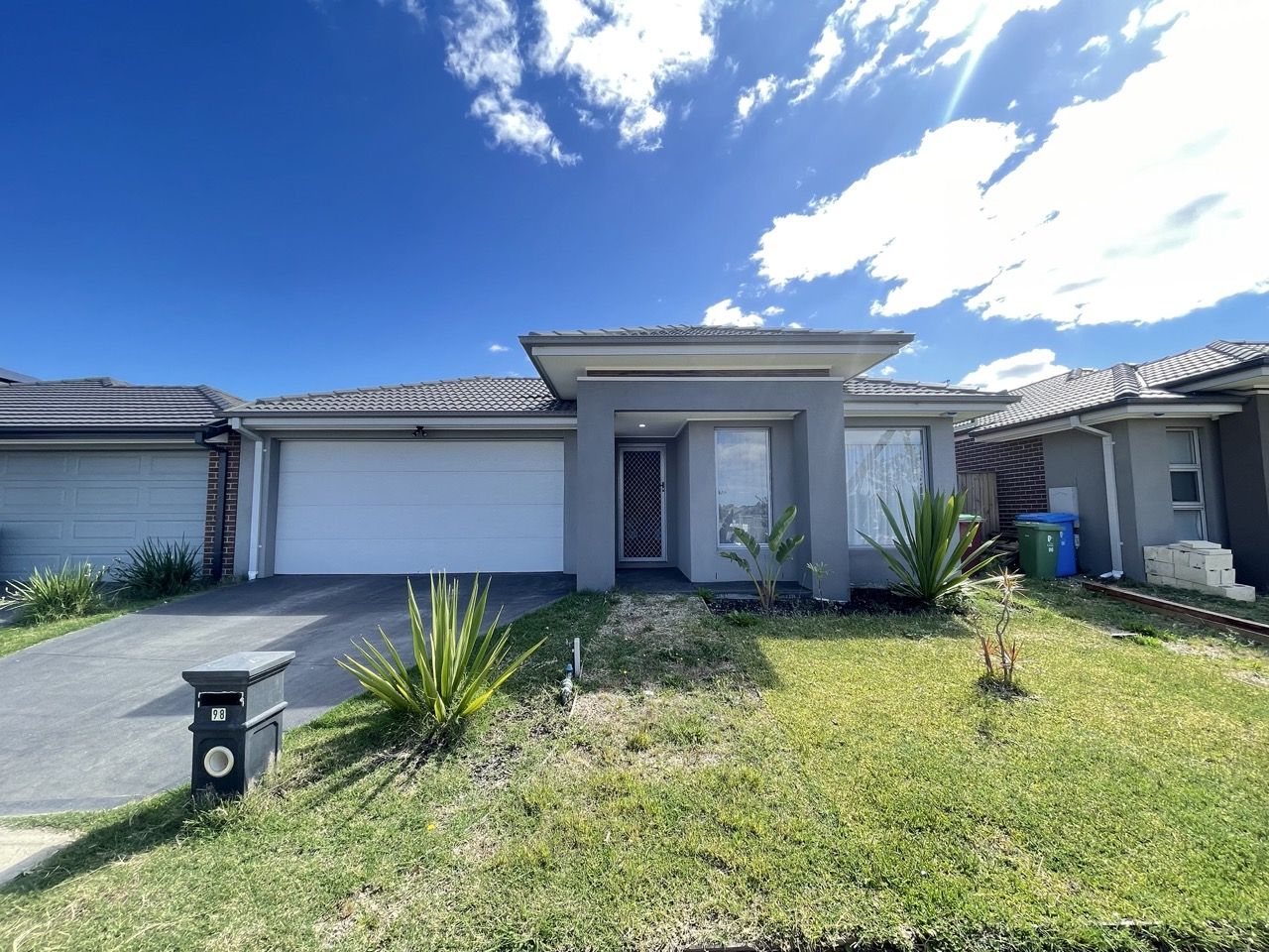 4 bedrooms House in 98 Homestead Road BERWICK VIC, 3806