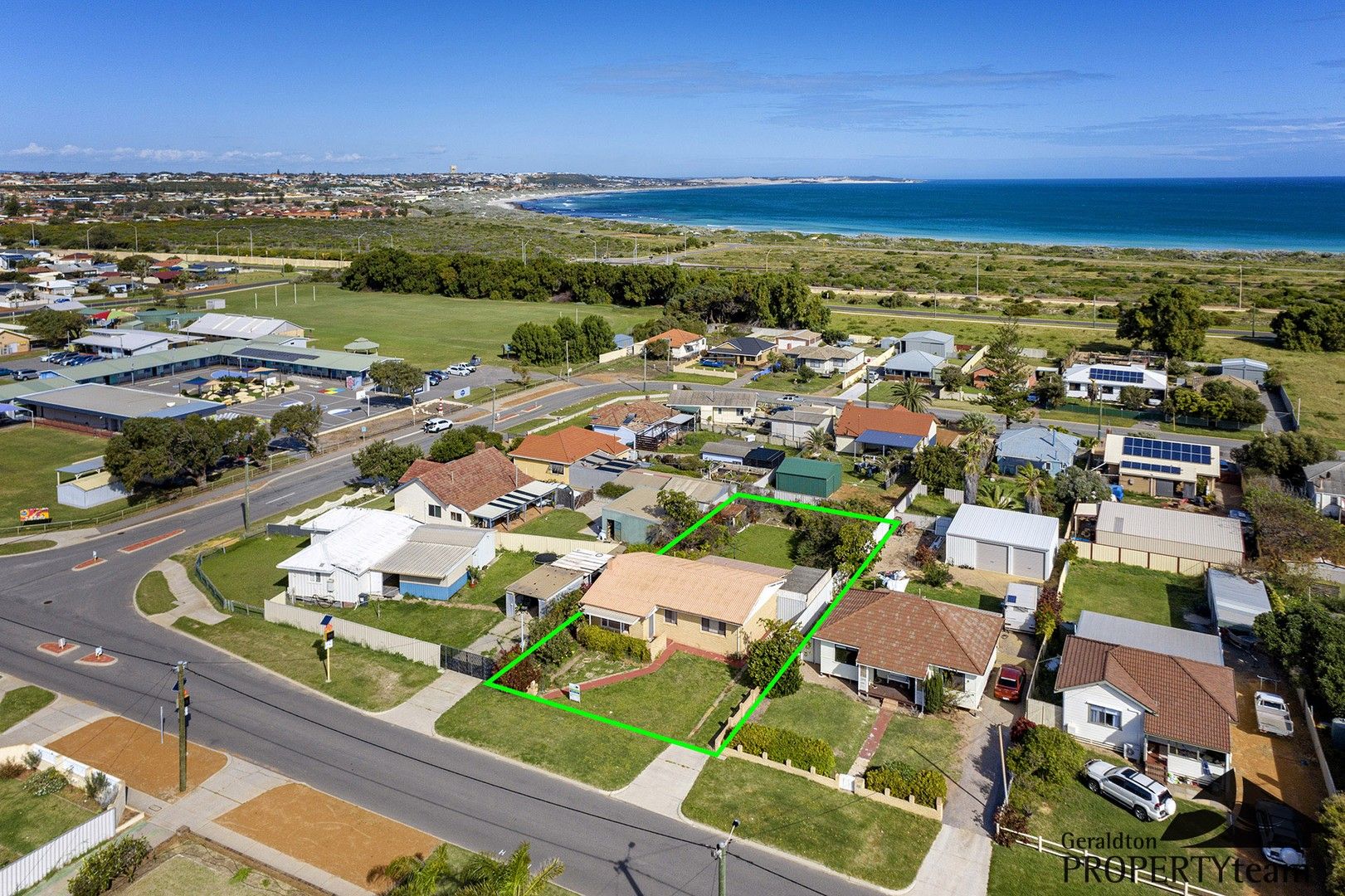 34 Whitfield Street, Beachlands WA 6530, Image 2