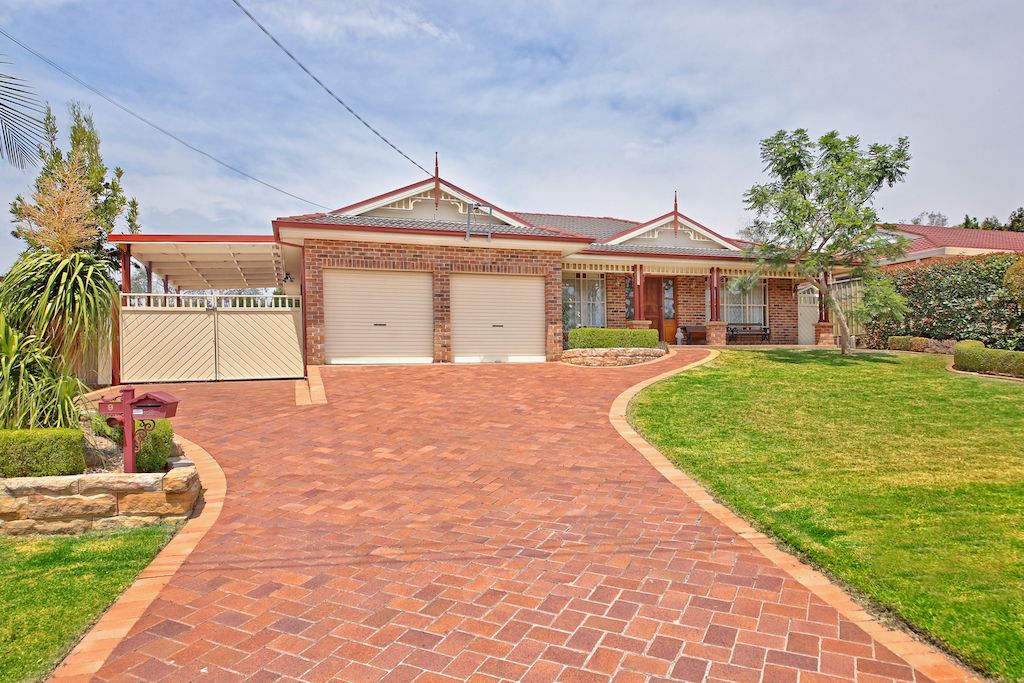 9 Casuarina Close, The Oaks NSW 2570, Image 0