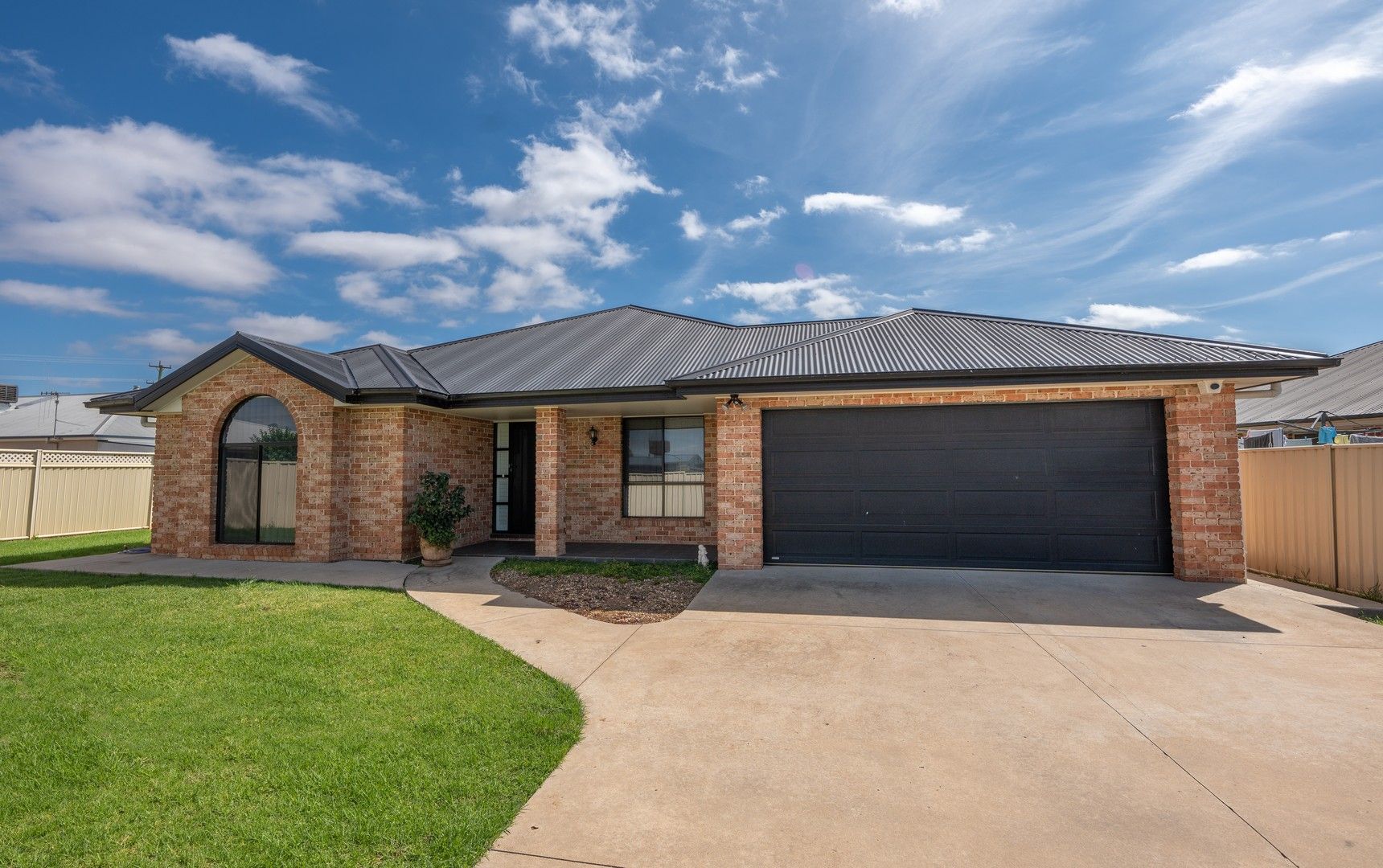 11 Dunstan Close, Forbes NSW 2871, Image 0