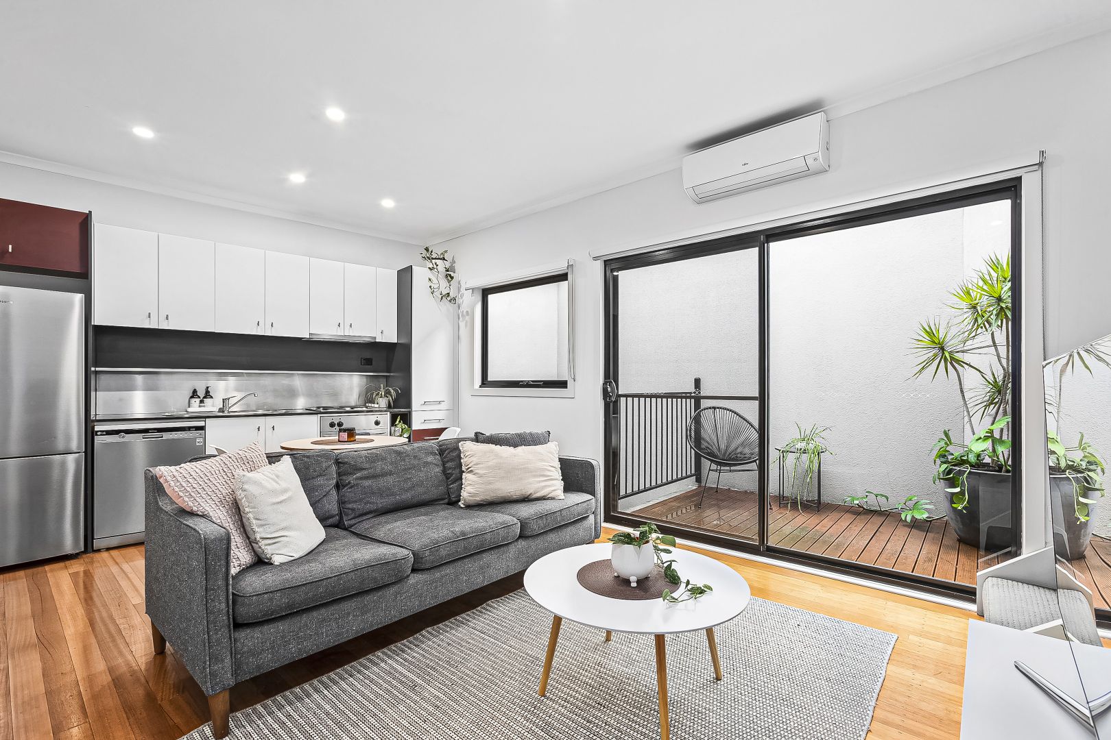 11/24 Ireland Street, West Melbourne VIC 3003, Image 1