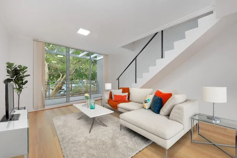 Split Level Two Bedroom Apartmentq, Waterloo
