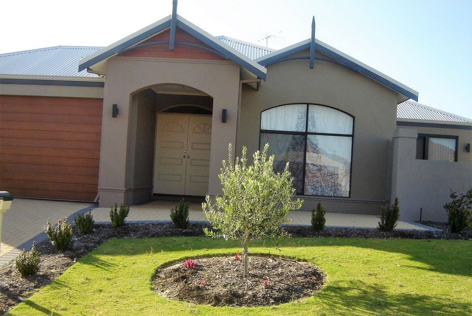 5 bedrooms House in  CARRAMAR WA, 6031