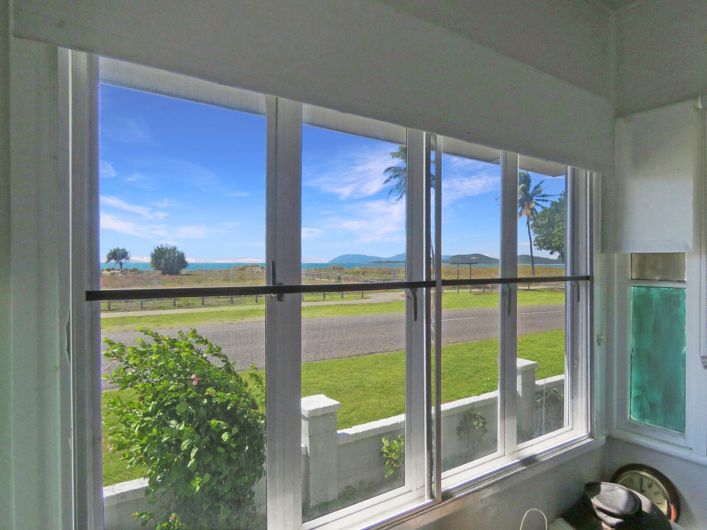 61 Queens Beach Esplanade, Bowen QLD 4805, Image 2