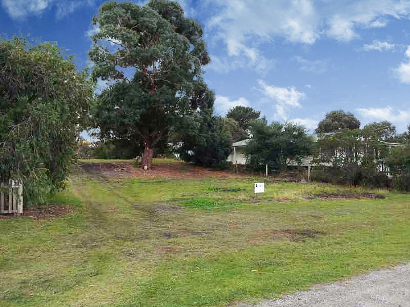 31 Ross Street, PORT WELSHPOOL VIC 3965, Image 2