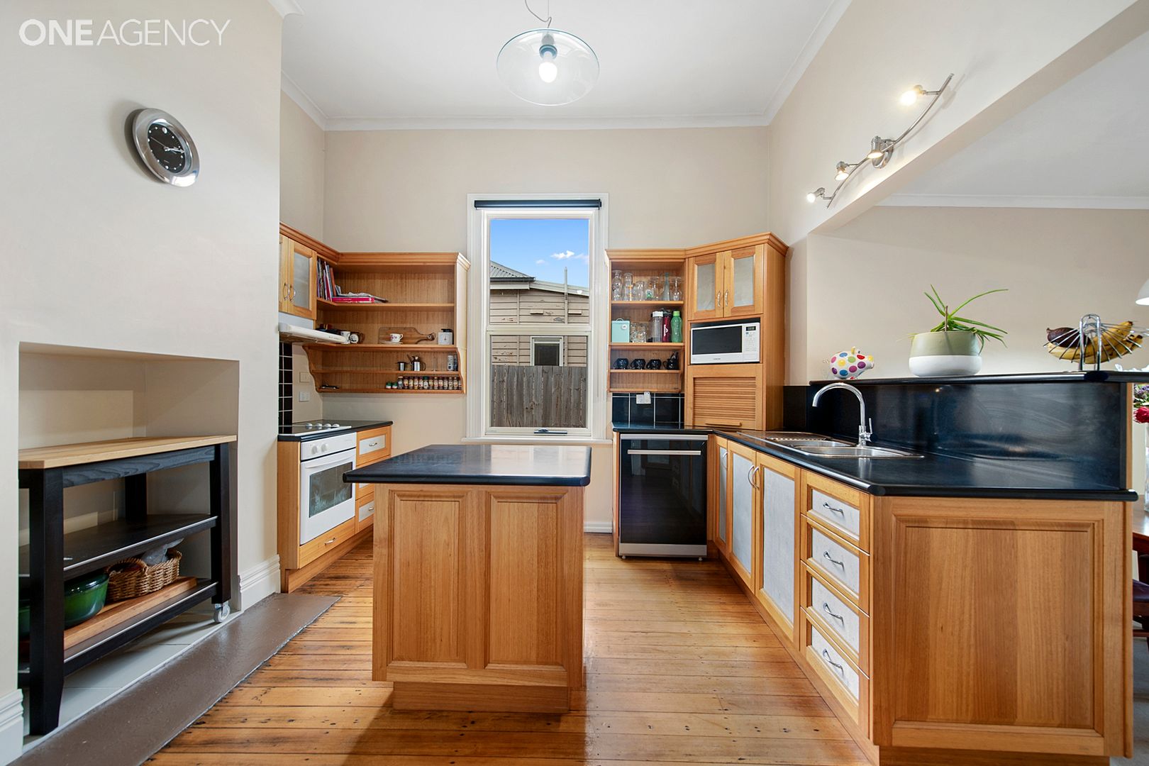 15 Archer Street, Devonport TAS 7310, Image 2