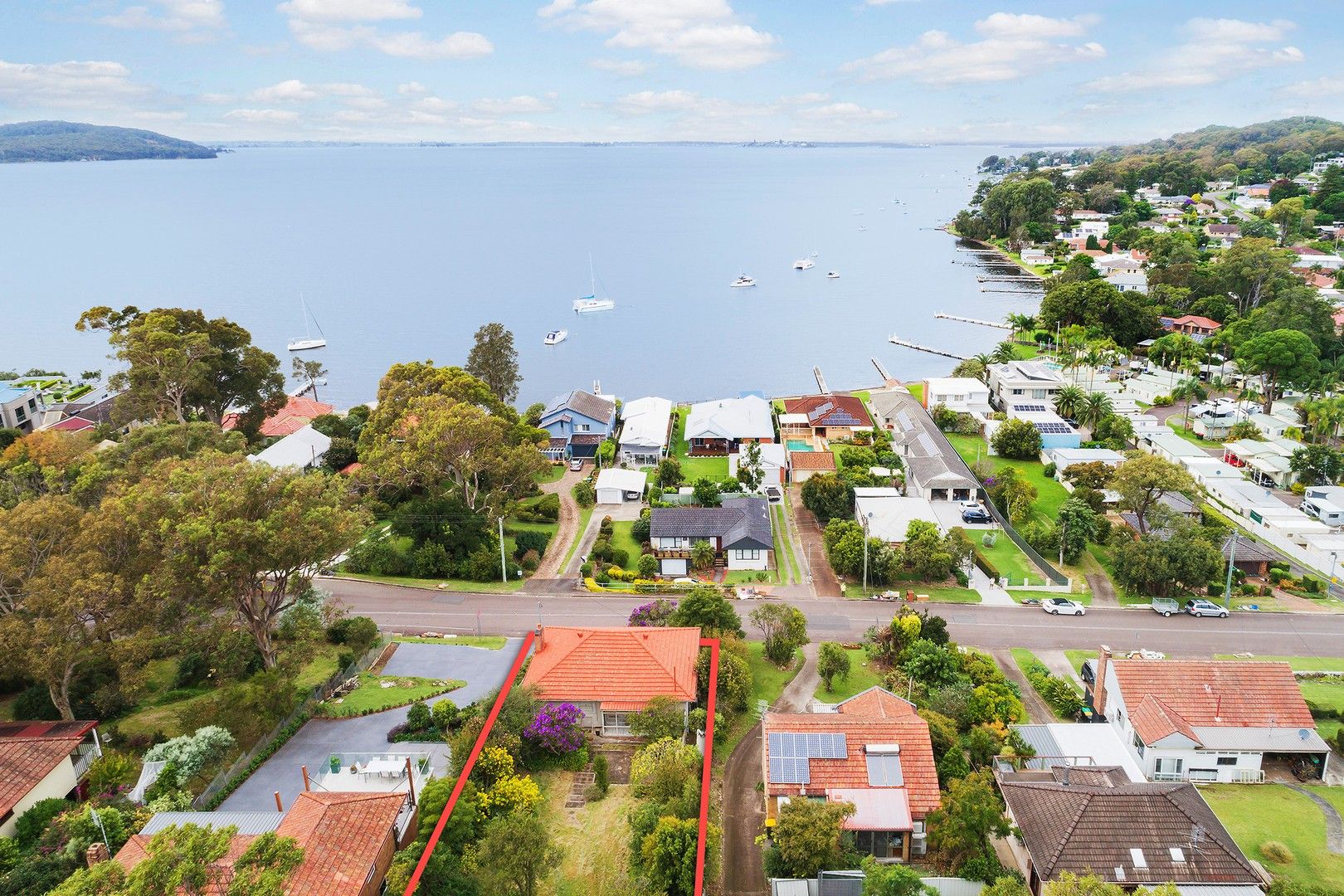 2 bedrooms House in 13 Ambrose Street CAREY BAY NSW, 2283
