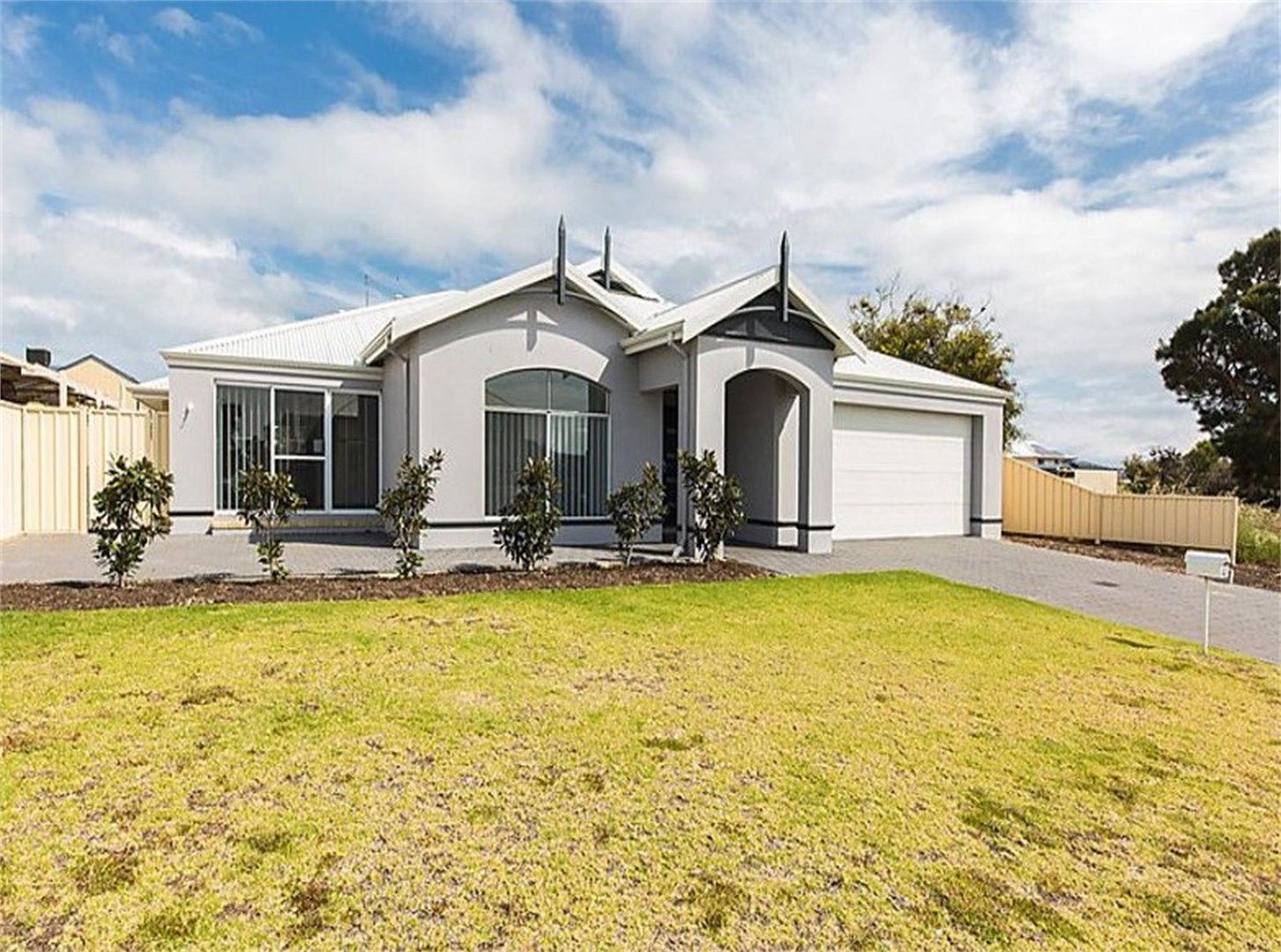 4 bedrooms House in 43 Balingup Loop DAWESVILLE WA, 6211