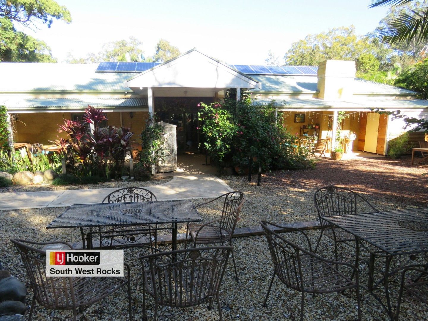 8 bedrooms House in 2 Cockatoo Place SOUTH WEST ROCKS NSW, 2431