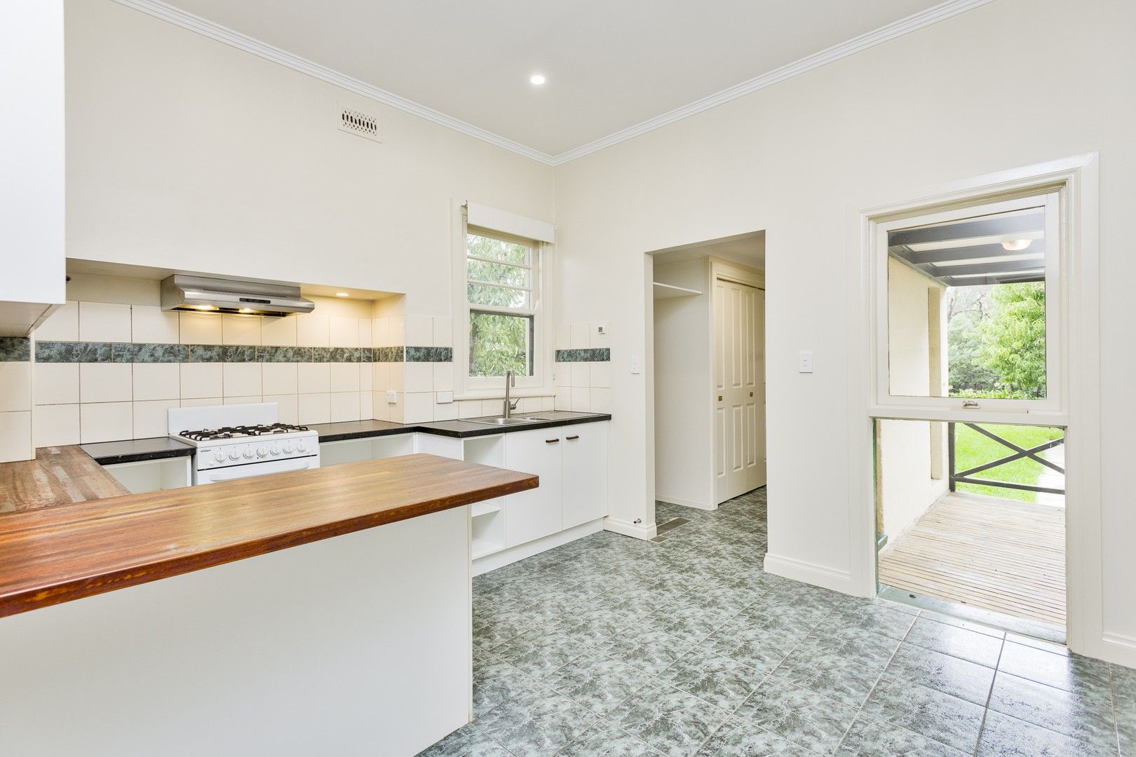 2 bedrooms House in 8 Leopold Street MARIBYRNONG VIC, 3032