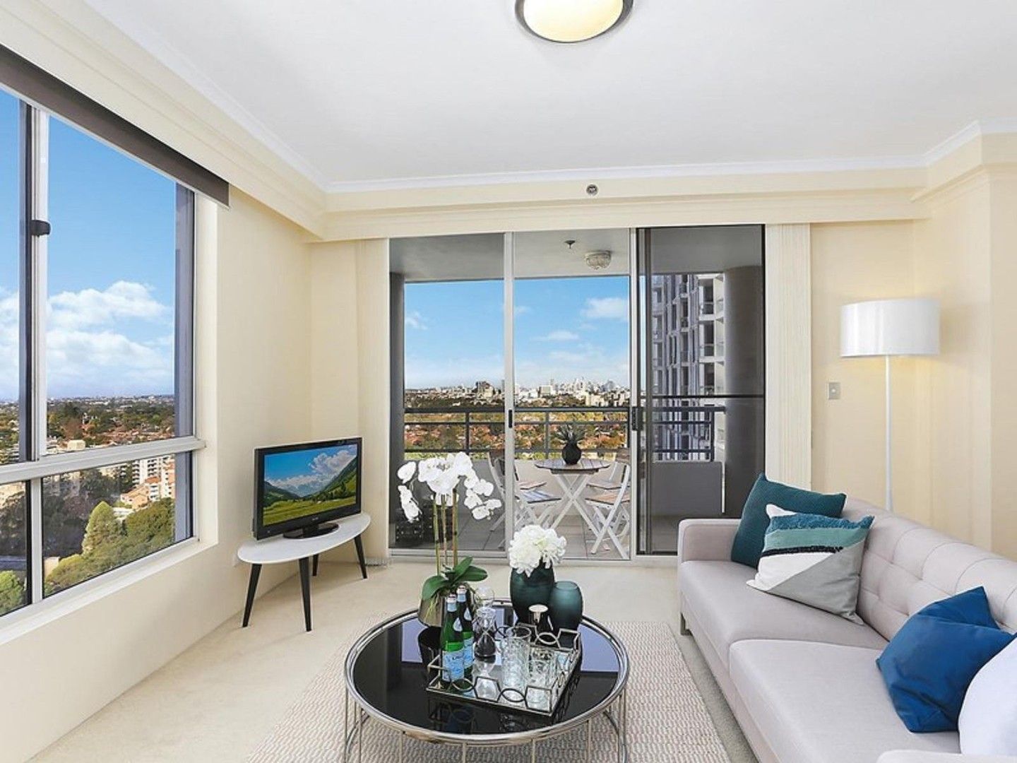 2 bedrooms Apartment / Unit / Flat in 162/1 Katherine Street CHATSWOOD NSW, 2067