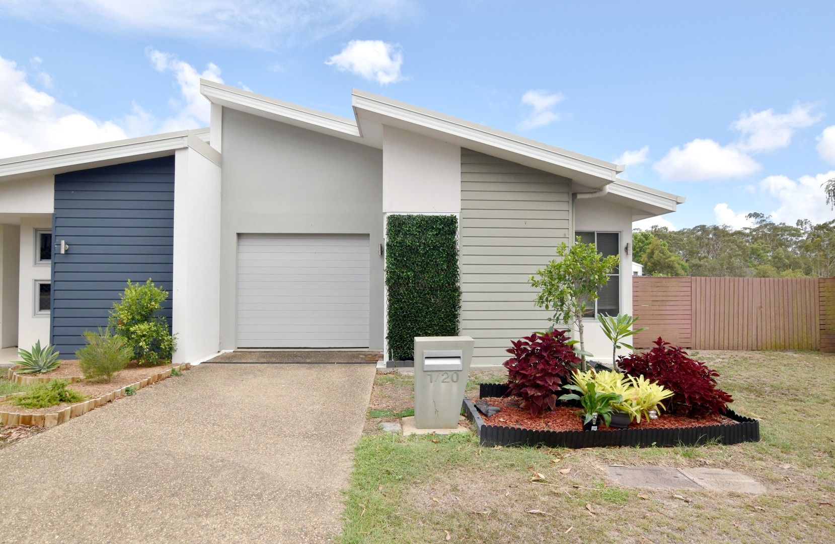 2 bedrooms House in 1/20 Harmony Drive CLINTON QLD, 4680