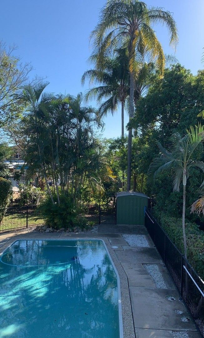 5 bedrooms House in 7 Kanosfki st CHERMSIDE WEST QLD, 4032
