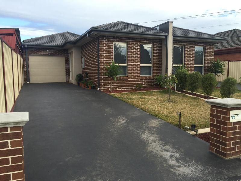 1/39 Leonard Ave, St Albans VIC 3021 Apartment For Rent 520 Domain