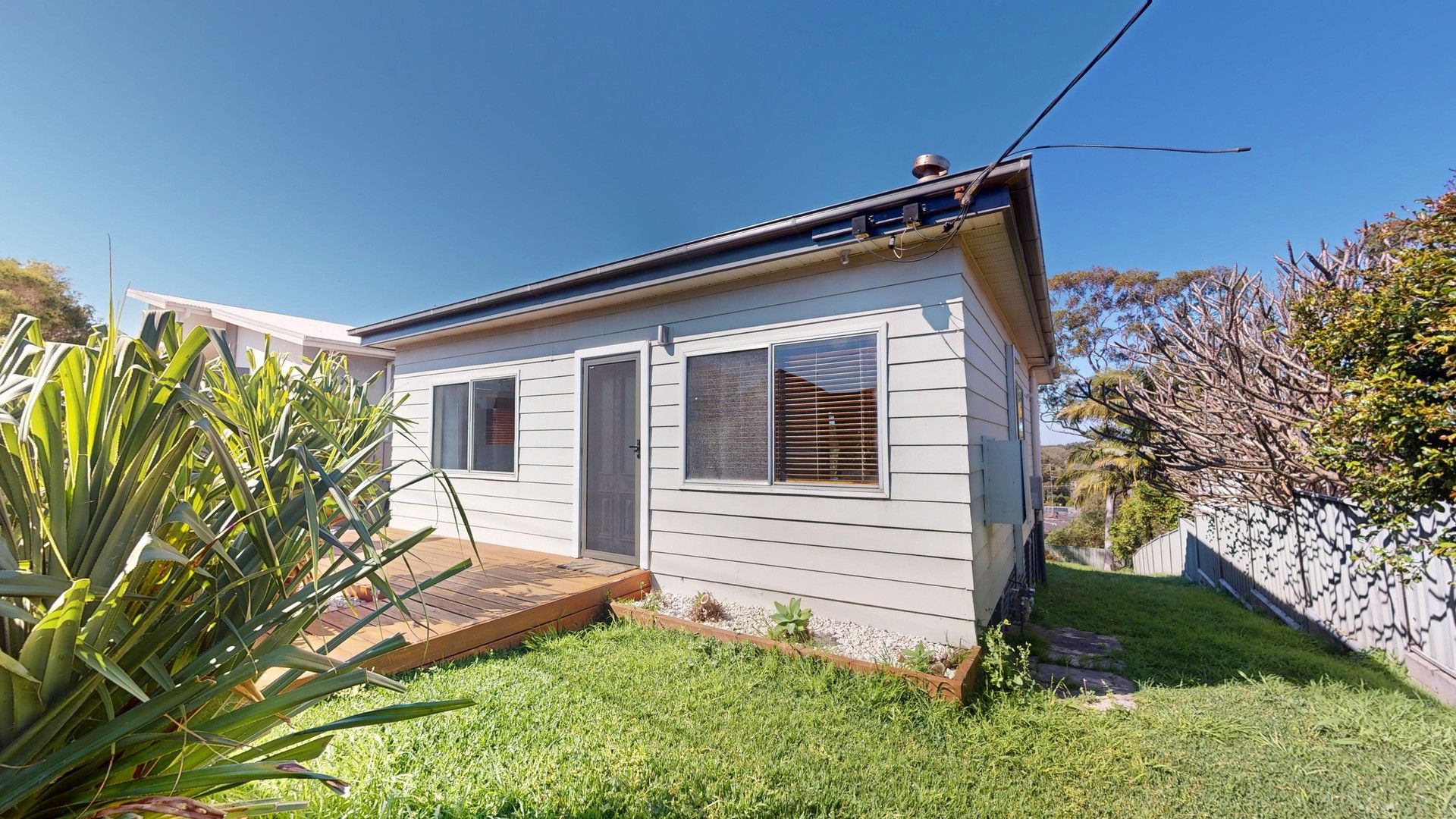 2 bedrooms House in 60 Ocean Street DUDLEY NSW, 2290