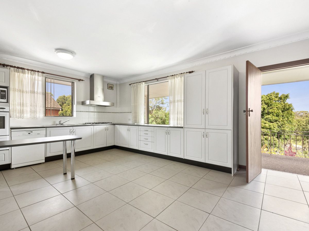 4 bedrooms Duplex in 37 Lakeview Parade WARRIEWOOD NSW, 2102