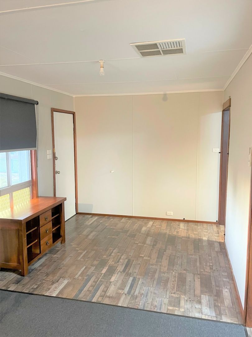 12 Reynoldson Street, Wongan Hills WA 6603 Domain