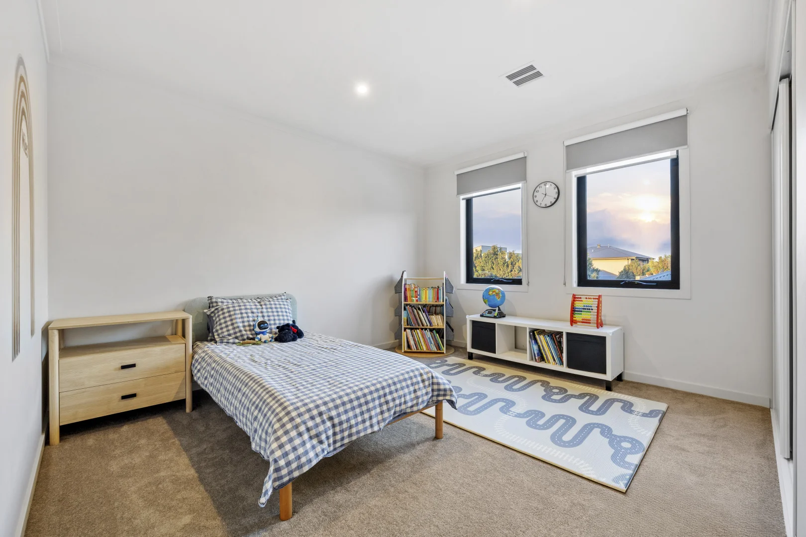 Additional image 18 of 10 Canopy Crescent, Hillside VIC 3037