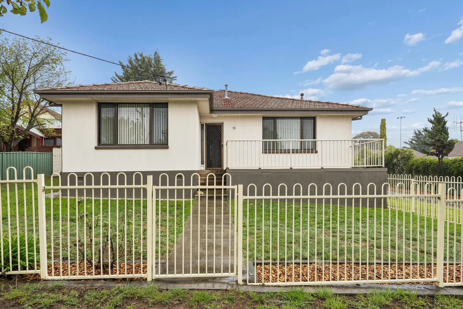 Primary image of 1/18 Southbar Road, Karabar NSW 2620