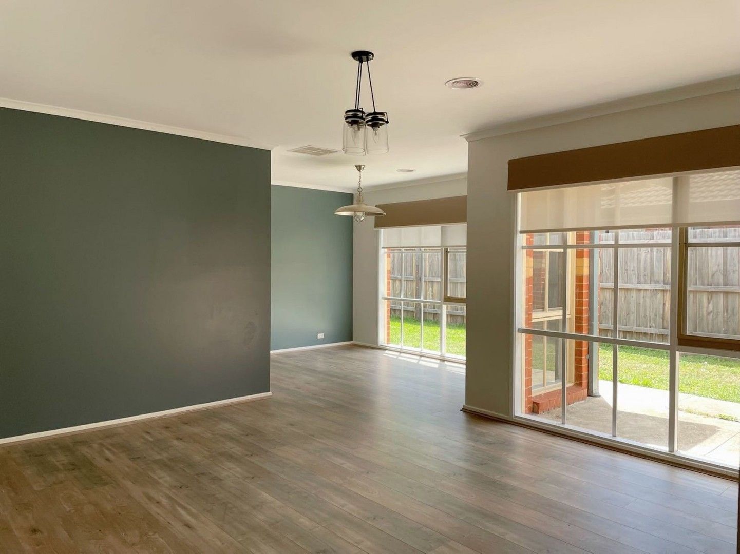 3 bedrooms House in 10 John Flynn Court HOPPERS CROSSING VIC, 3029