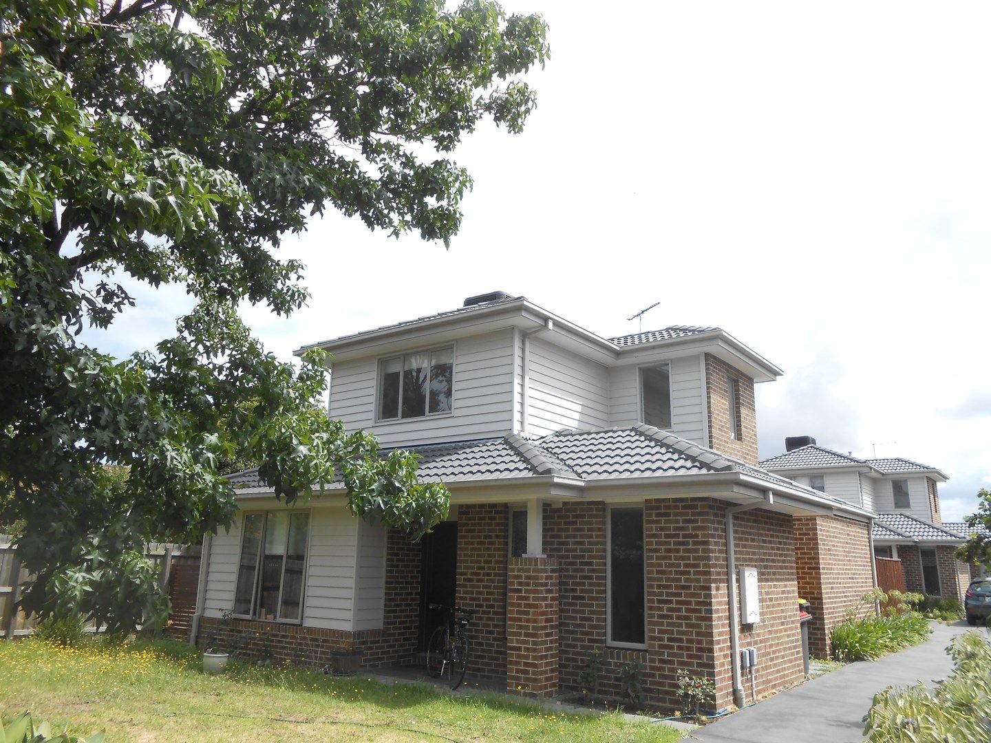 3 bedrooms Townhouse in 3A Acacia Avenue OAKLEIGH SOUTH VIC, 3167