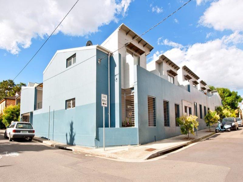 3 bedrooms Townhouse in 2/1 Cowper Street MARRICKVILLE NSW, 2204
