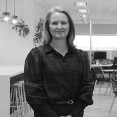 Donna Lukosius, Sales representative