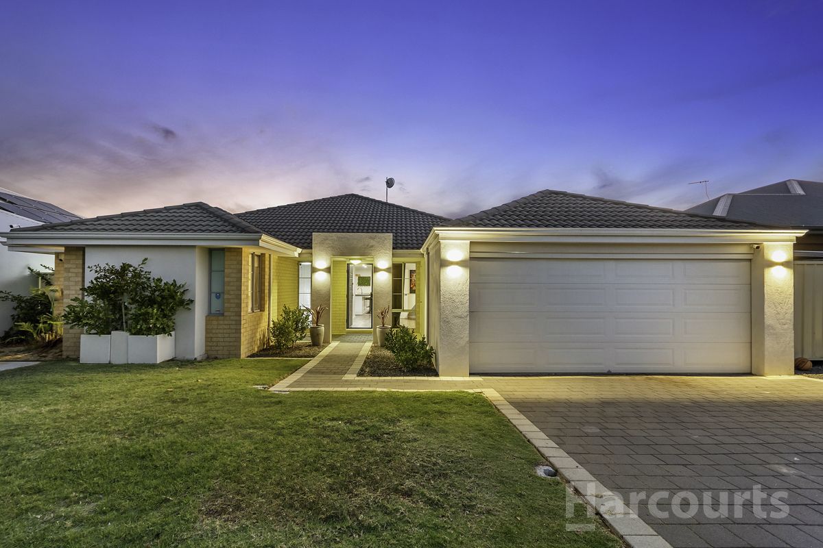 4 bedrooms House in 14 Cyandra Loop BANKSIA GROVE WA, 6031