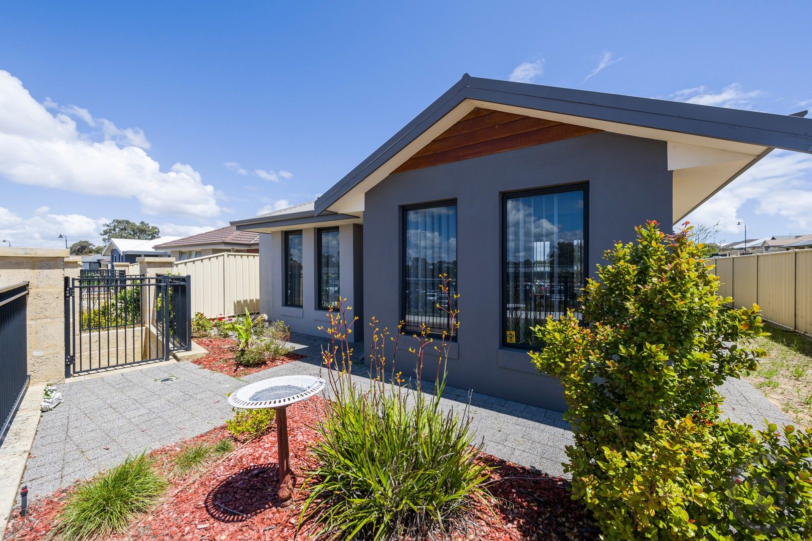 3 bedrooms House in 12 Ashwood Parkway LAKELANDS WA, 6180