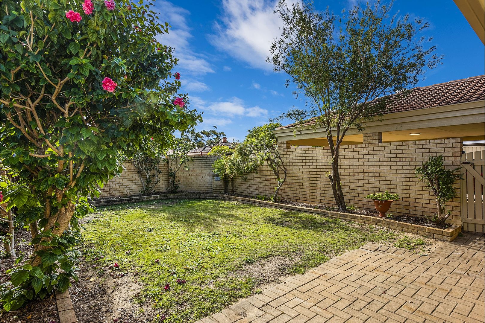 8A The Mews, Kardinya WA 6163, Image 2