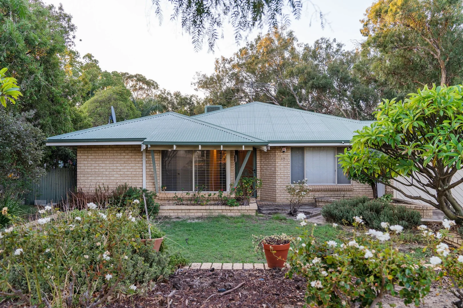 12 Balmain Rd, Greenmount WA 6056