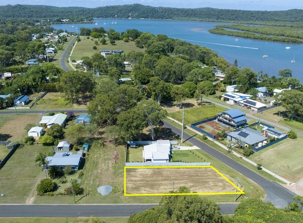 1 Kamar Street, Russell Island QLD 4184