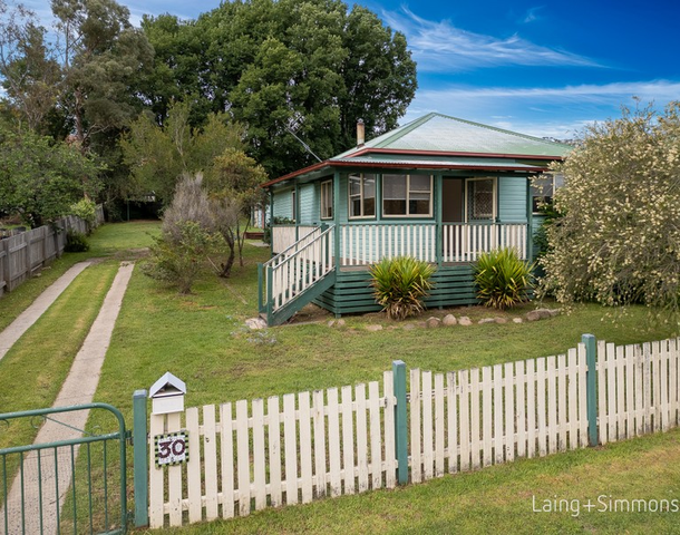 30 Hargrave Street, Armidale NSW 2350