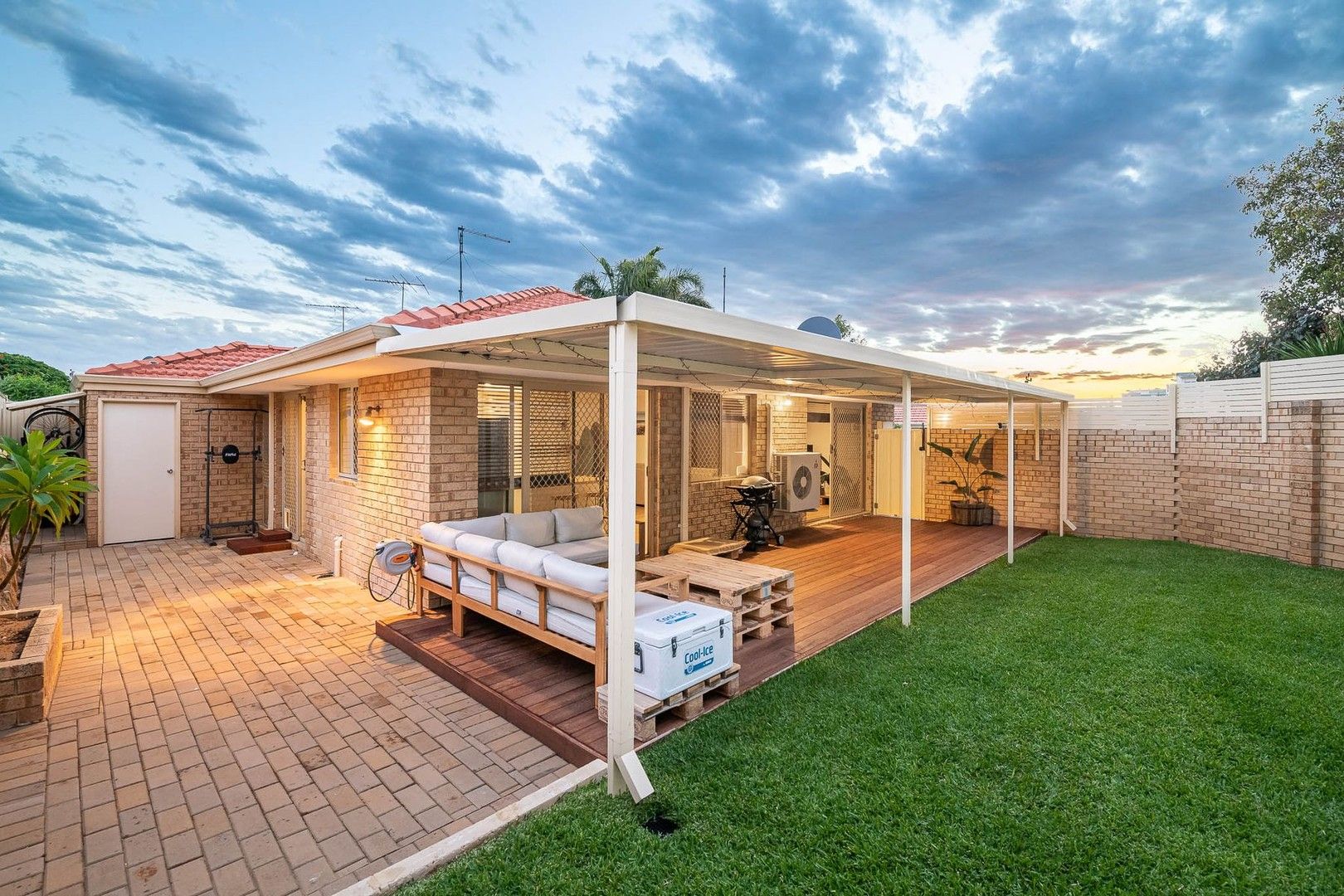 2 bedrooms House in 1/5 Lalor Street SCARBOROUGH WA, 6019