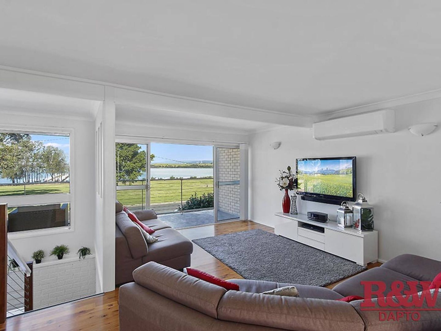 32 Lakeside Drive, Kanahooka NSW 2530, Image 2