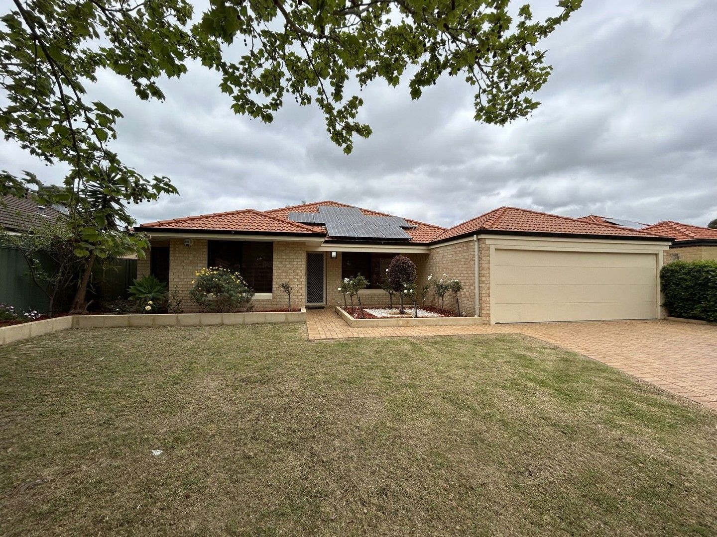 4 bedrooms House in 5 Sedge Link ATWELL WA, 6164