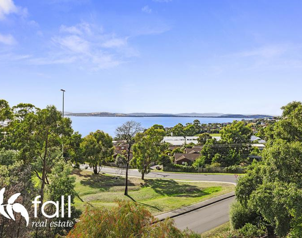 2 Sandra Drive, Blackmans Bay TAS 7052