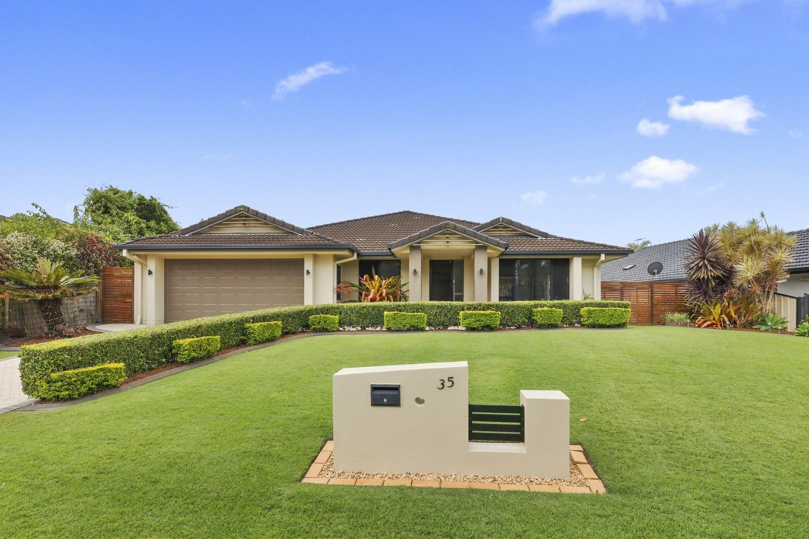 4 bedrooms House in  JOYNER QLD, 4500