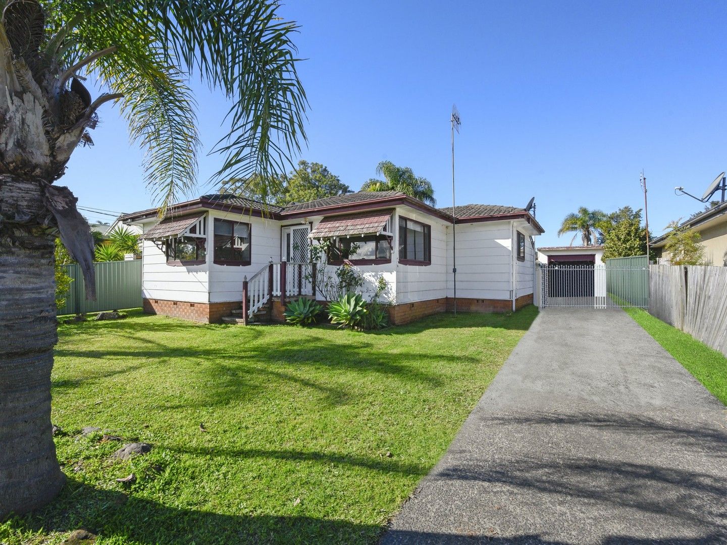 29 Hughes Avenue, Kanwal NSW 2259, Image 1