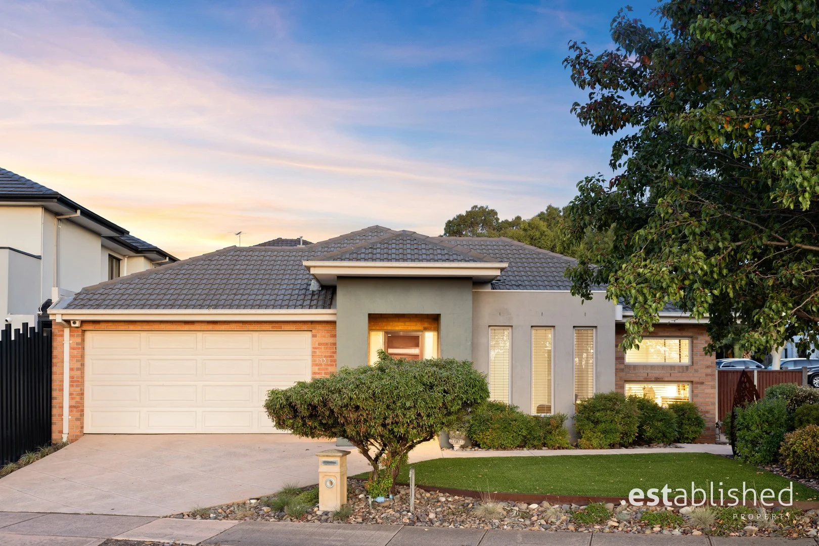 13 Skyward Drive, Sanctuary Lakes VIC 3030