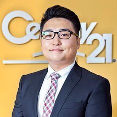 Jeremy Hong, Sales representative