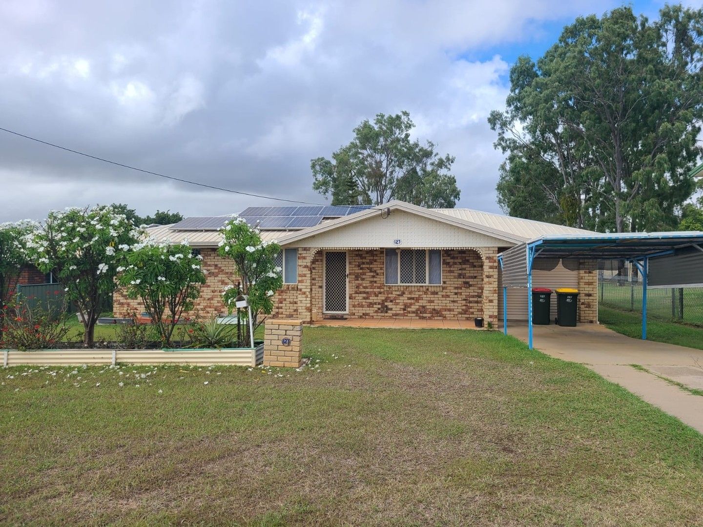 3 bedrooms House in 127 Breakspear Street GRACEMERE QLD, 4702