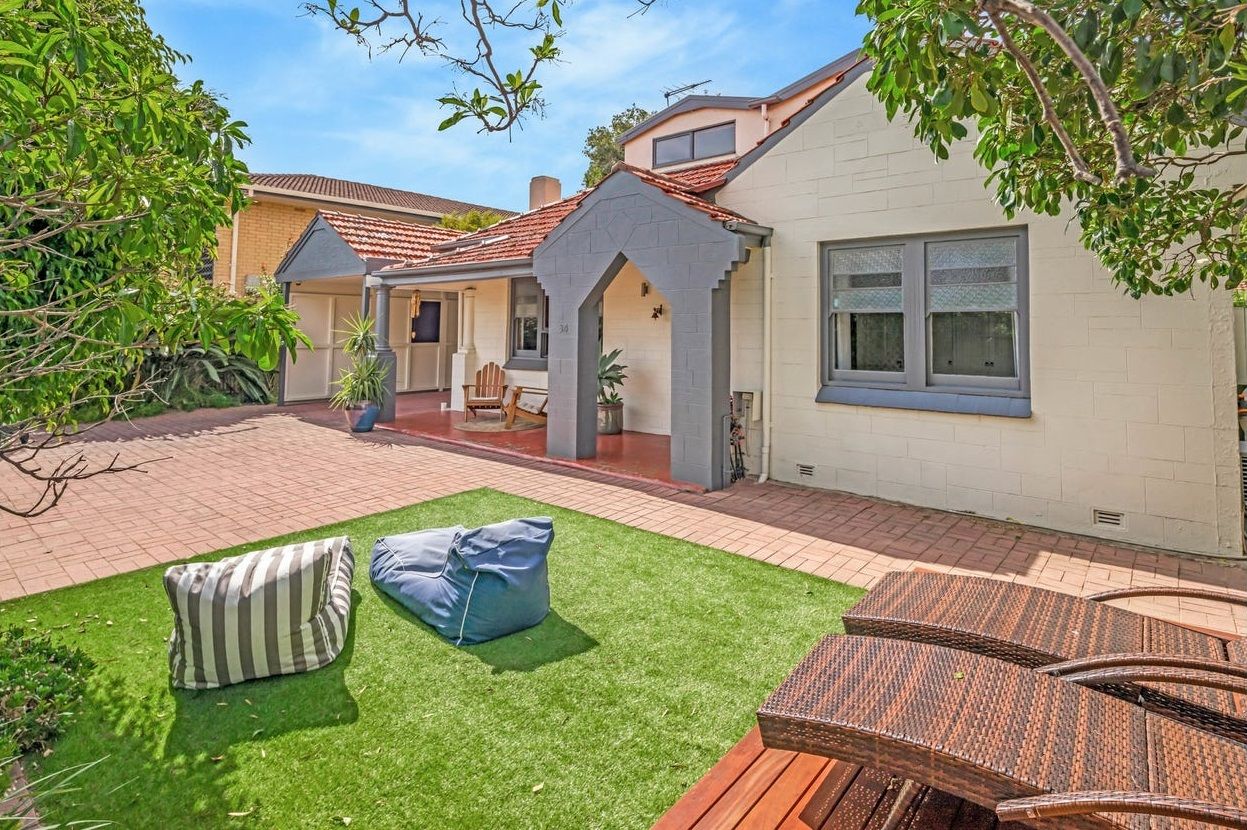 4 bedrooms House in 34 Oaklands Road SOMERTON PARK SA, 5044