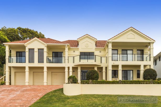 10 Spoon Rocks Road, Caves Beach NSW 2281, Image 0