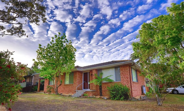 8 Peak Avenue, North Nowra NSW 2541